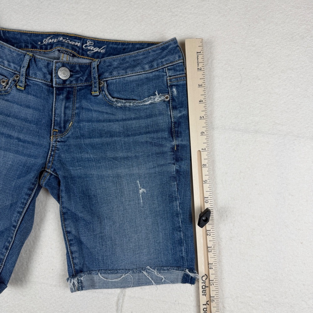 American Eagle Stretch Denim Bermuda Shorts Blue Distressed Raw Hem Womens Size2 - Picture 3 of 6